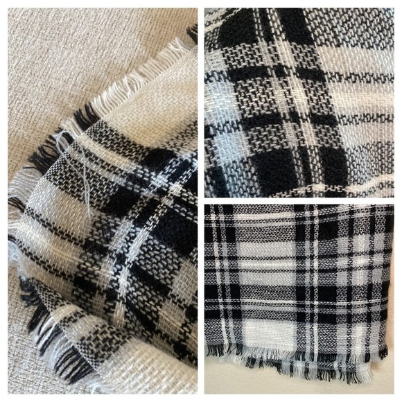 ModCloth Black & White Tartan Plaid Blanket Scarf - Picture 4 of 4